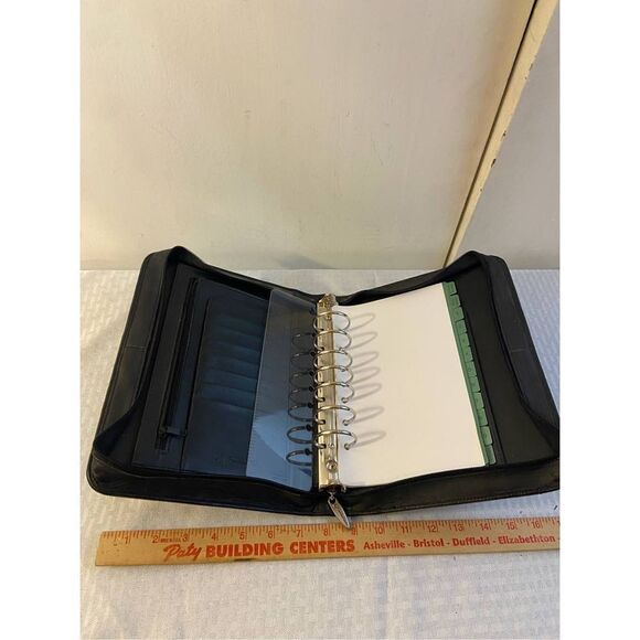 Franklin Covey black leather zipper planner 8x10 defect- scuffs on leather - Picture 1 of 6